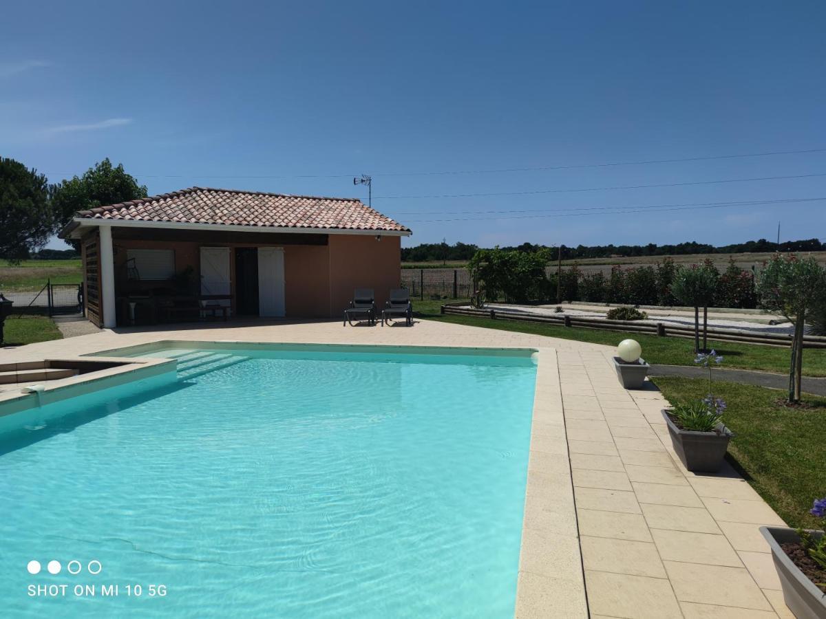 Le Gite Du Font Blanque Campsas Exterior photo